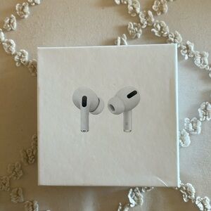 NWT ear buds headphones